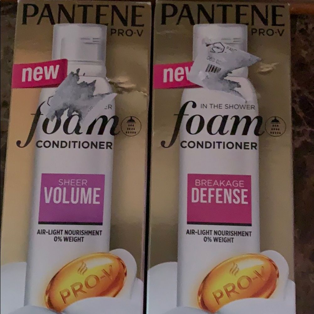2 new bottles of Pantone Foam conditioner *SOLD*